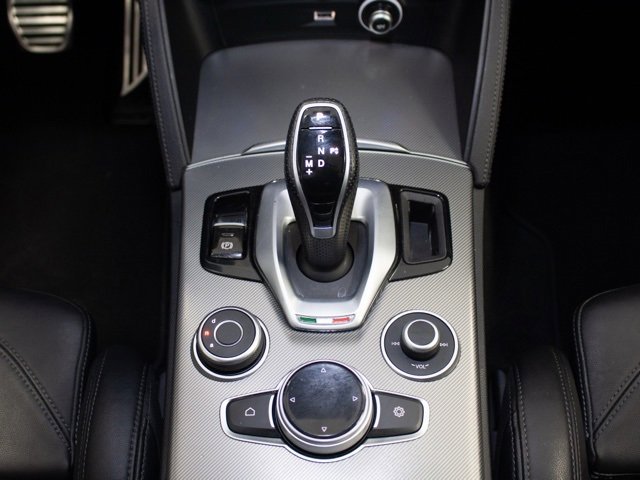 Used 2022 Alfa Romeo Stelvio Veloce image 19
