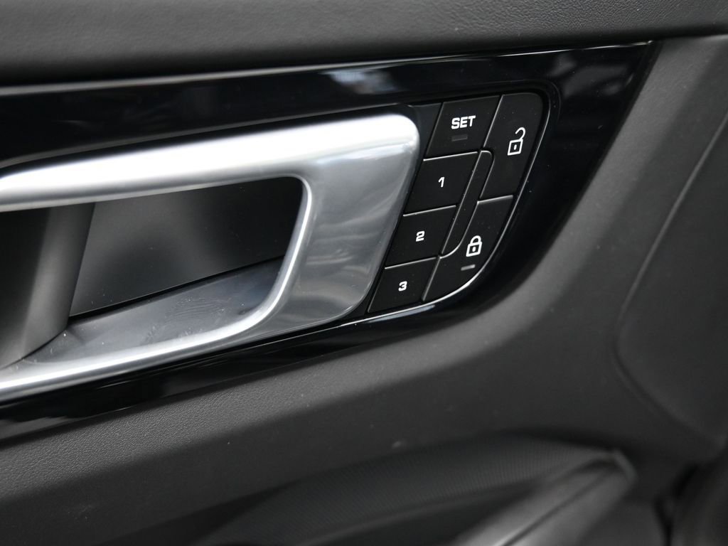 Used 2022 Porsche Cayenne GTS image 23