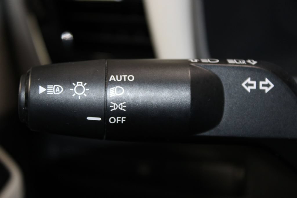 Used 2023 Nissan Rogue SV AWD/4WD image 37