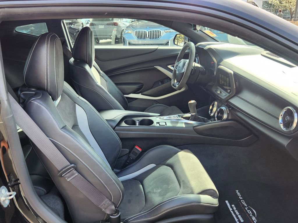 Used 2018 Chevrolet Camaro SS image 15