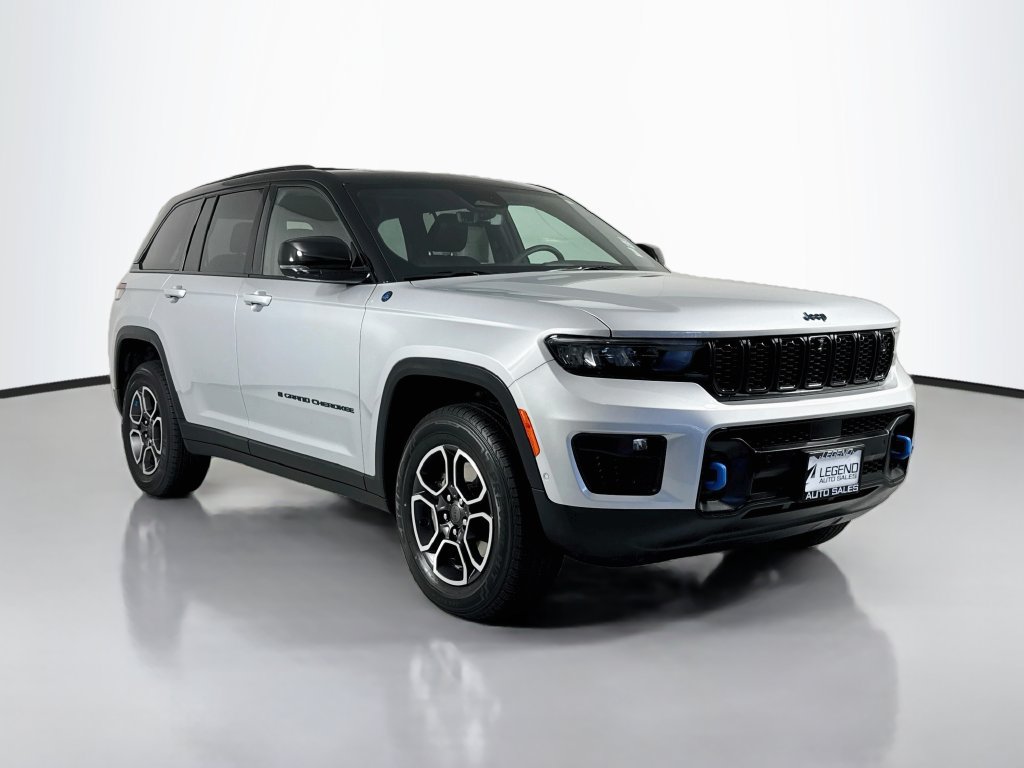 Used 2023 Jeep Grand Cherokee Trailhawk w/ Advanced Protech Group II AWD/4WD image 4
