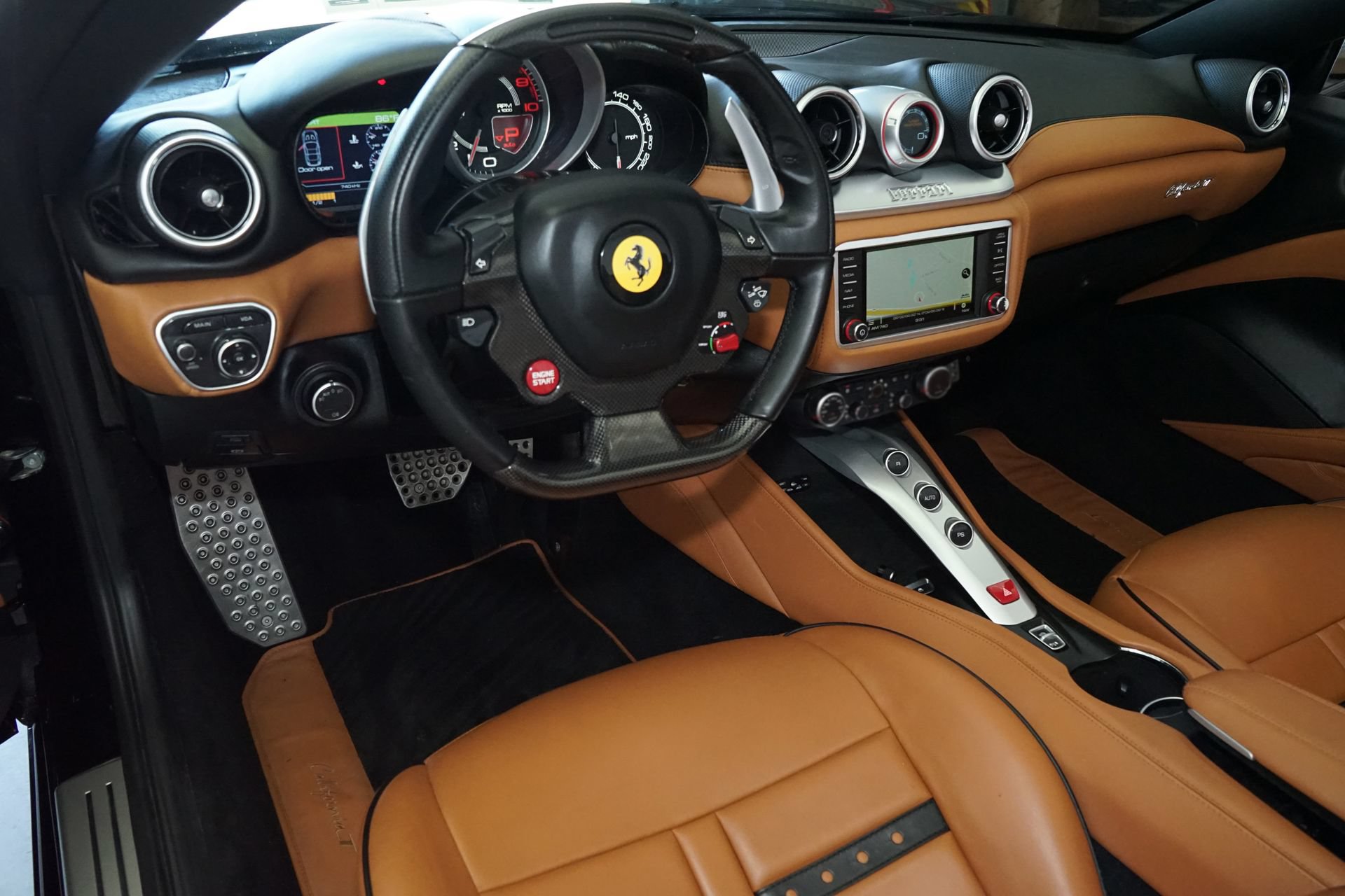 Used 2016 Ferrari California T RWD image 7