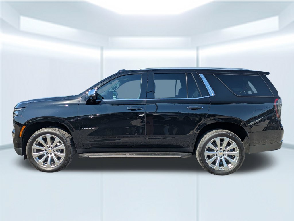 Used 2026 Chevrolet Tahoe Premier AWD/4WD image 2
