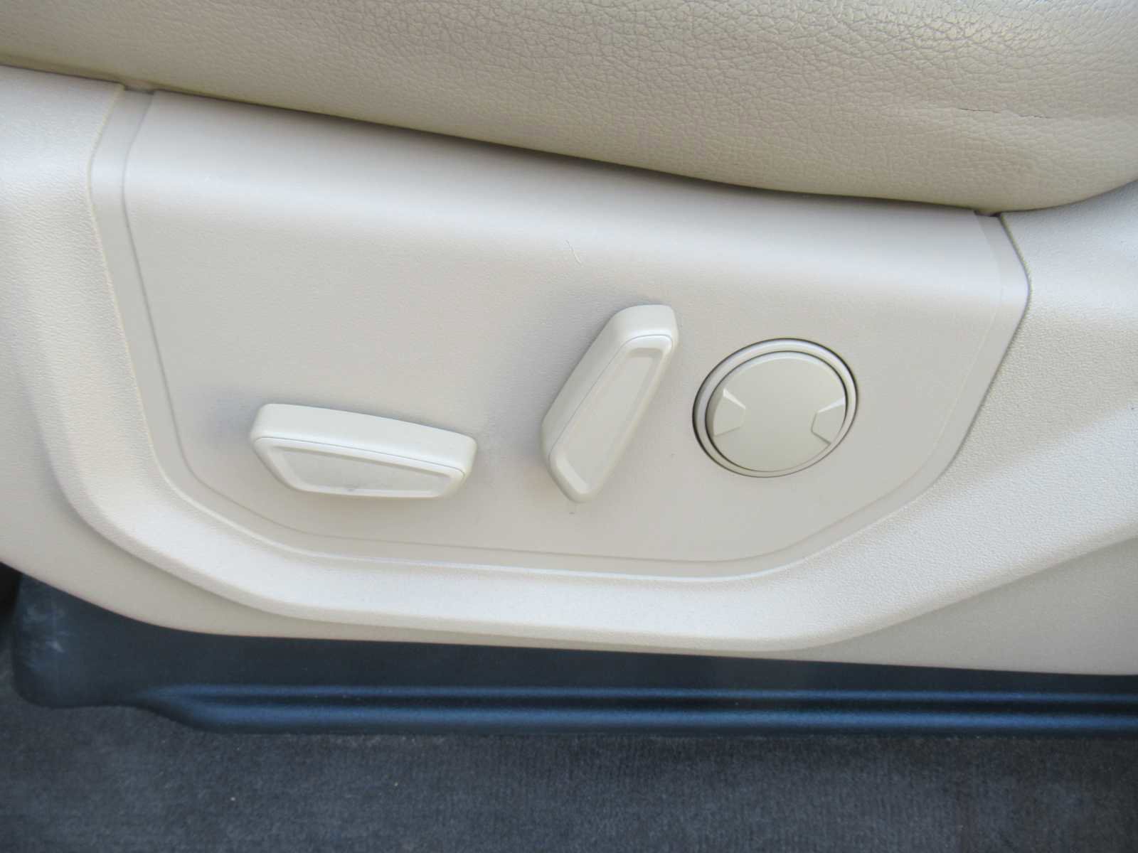 Used 2019 Ford F150 Lariat w/ Equipment Group 502A Luxury image 25