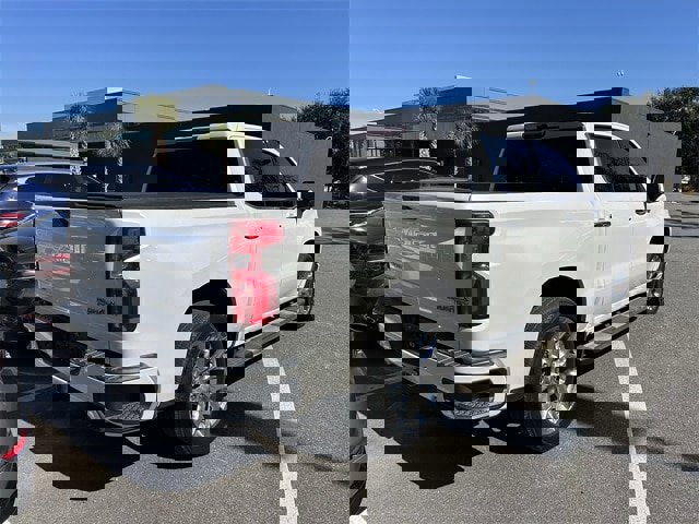 Used 2019 Chevrolet Silverado 1500 High Country w/ Technology Package image 2