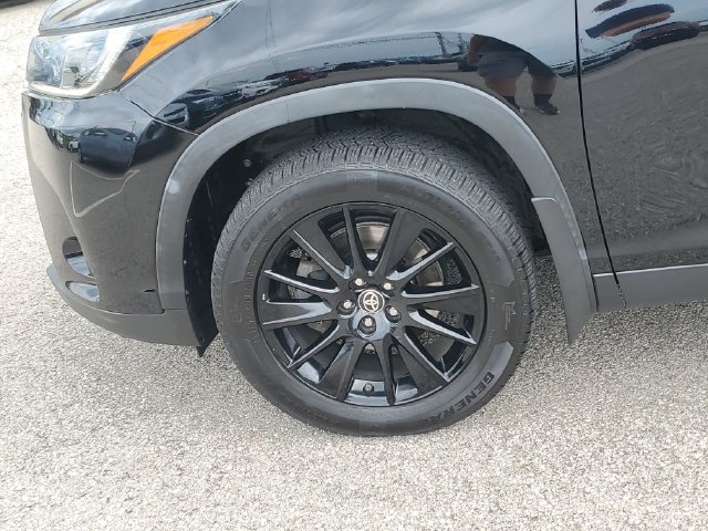 Used 2019 Toyota Highlander SE AWD/4WD image 8