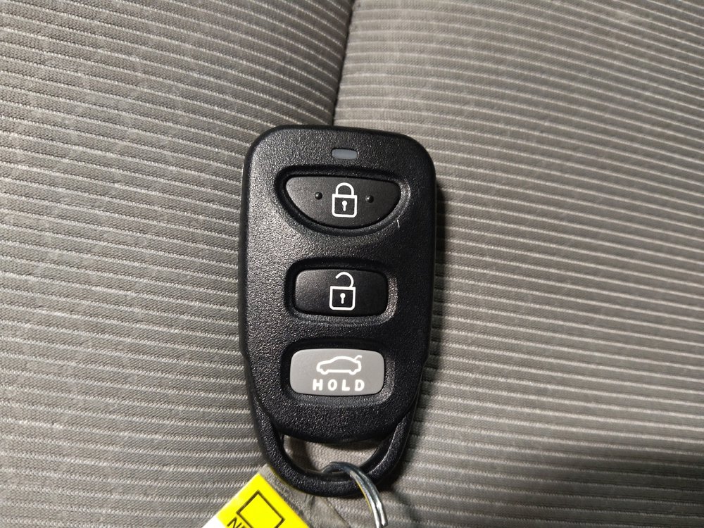 Used 2017 Hyundai Elantra SE image 32