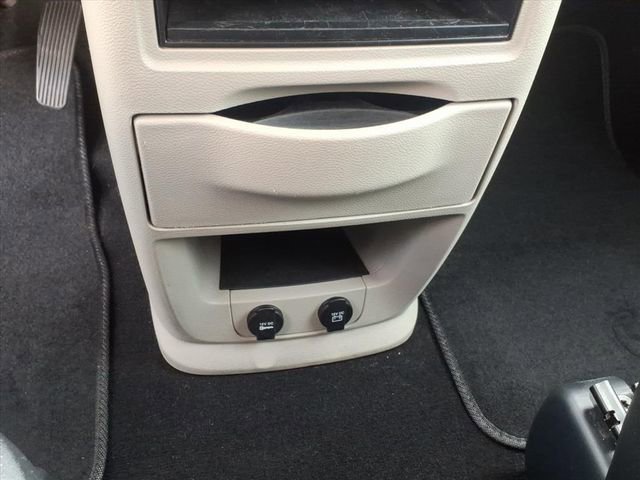 Used 2019 Dodge Grand Caravan SE w/ UConnect Hands-Free Group image 9