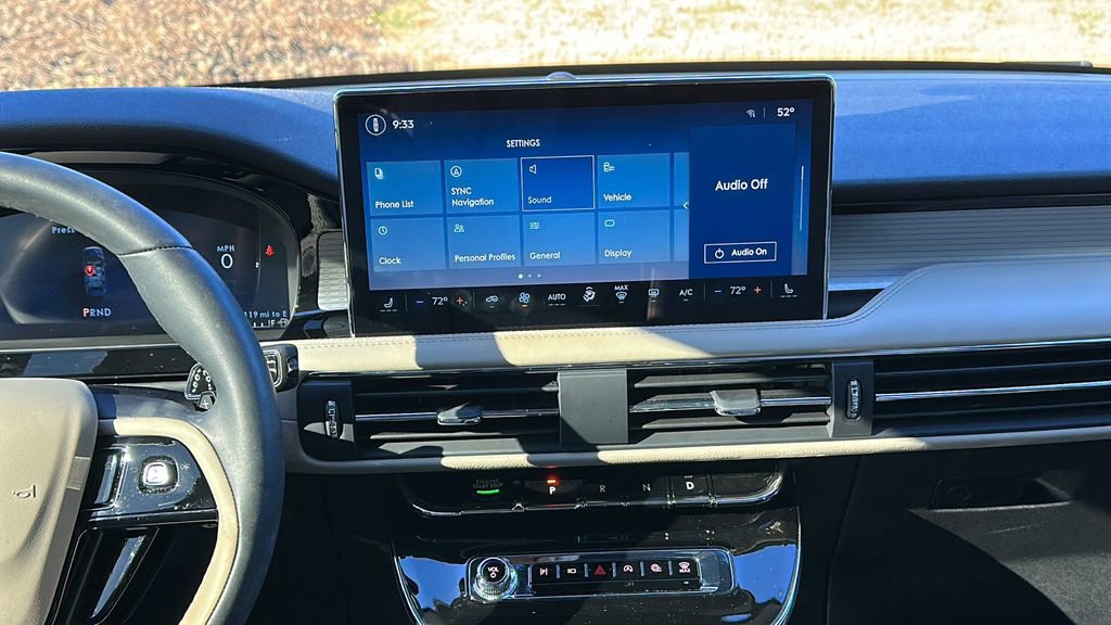 Used 2025 Lincoln Corsair FWD image 18