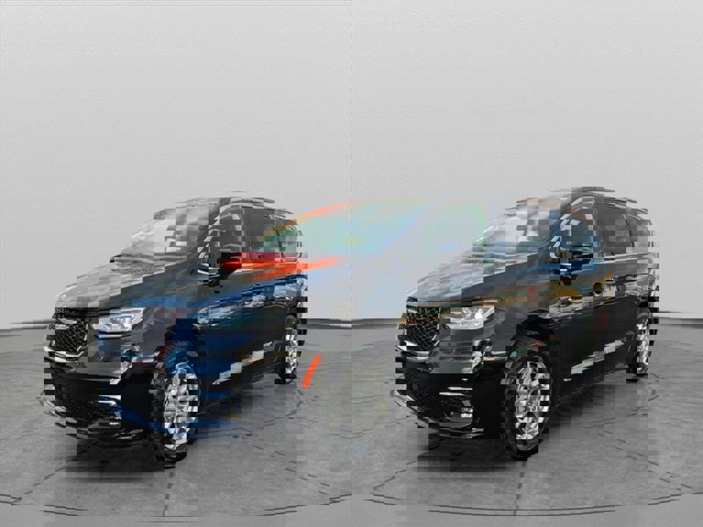 Used 2024 Chrysler Pacifica Touring-L