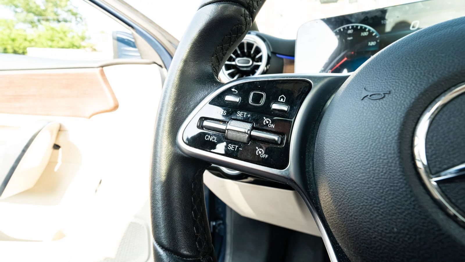 Used 2022 Mercedes-Benz A 220 4MATIC w/ Premium Package Lite image 40
