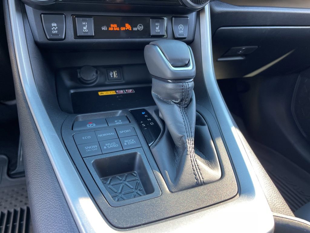 Used 2024 Toyota RAV4 XLE Premium image 15