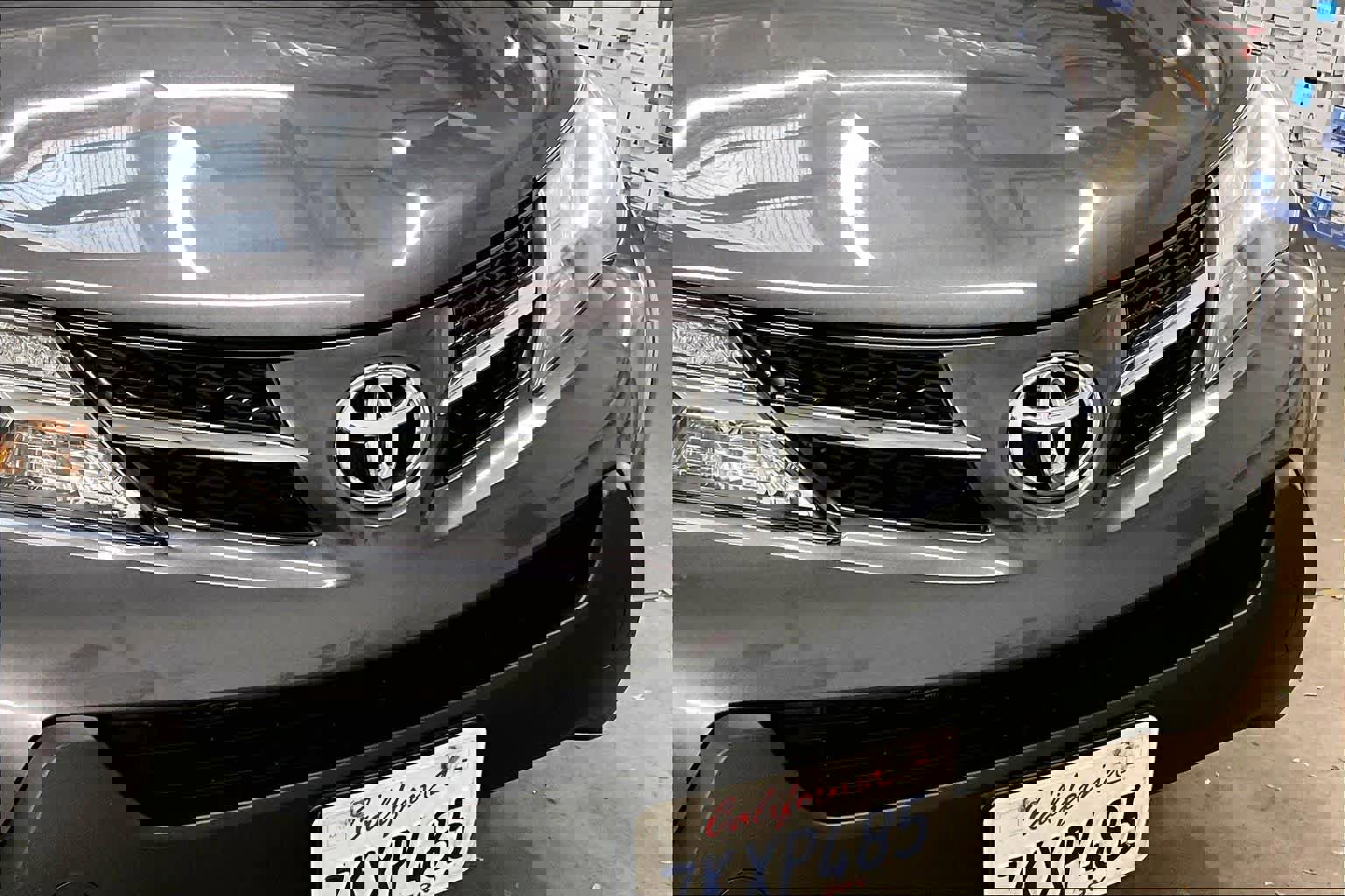 Used 2015 Toyota RAV4 LE image 32