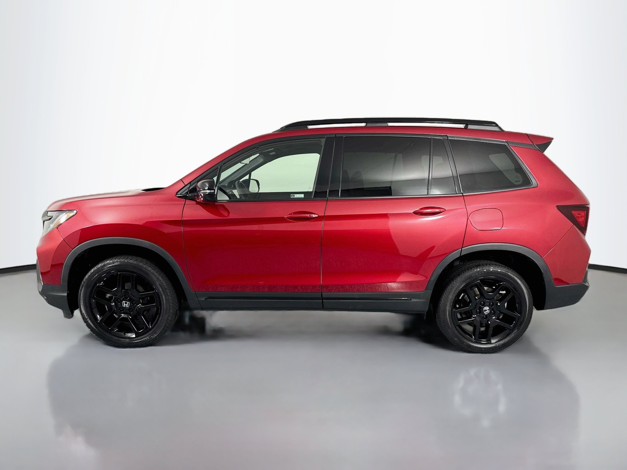 Certified 2024 Honda Passport Black Edition image 8