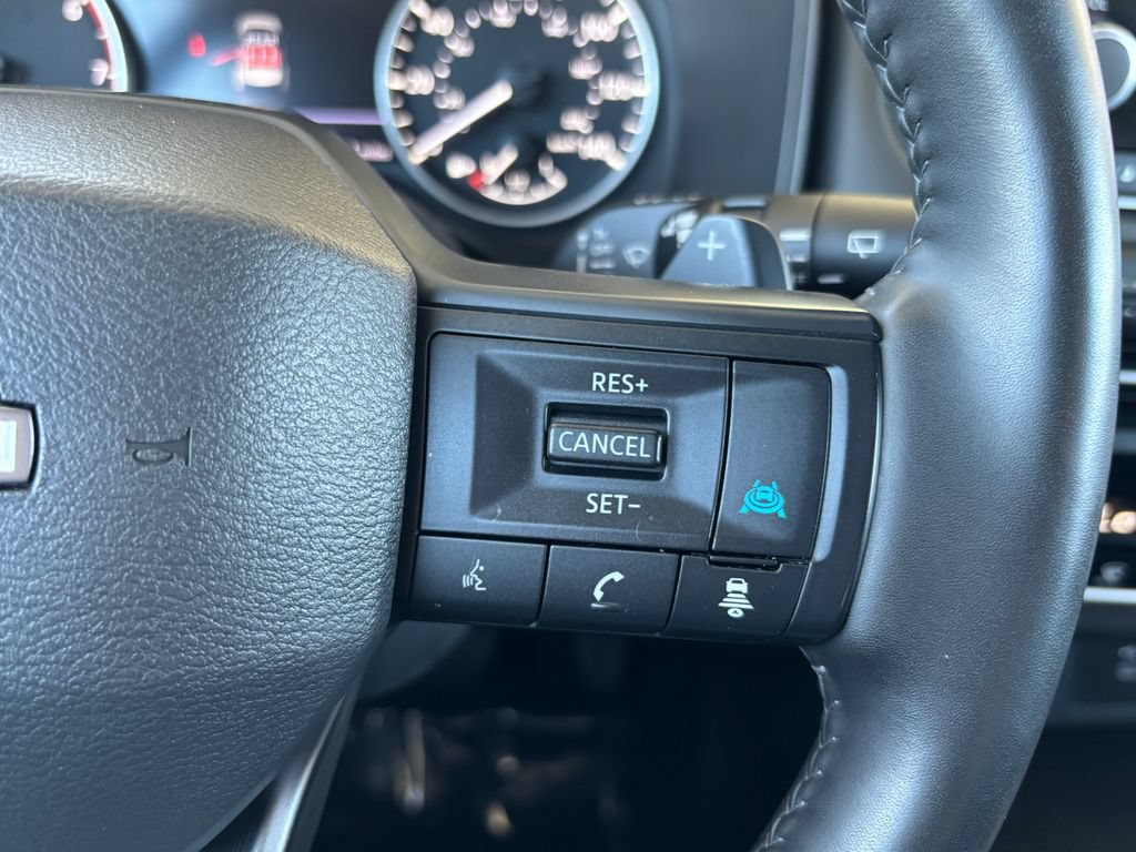 Used 2025 Nissan Rogue SV AWD/4WD image 12