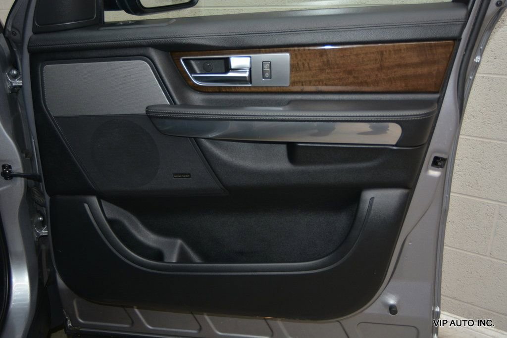 Used 2011 Land Rover Range Rover Sport HSE image 10