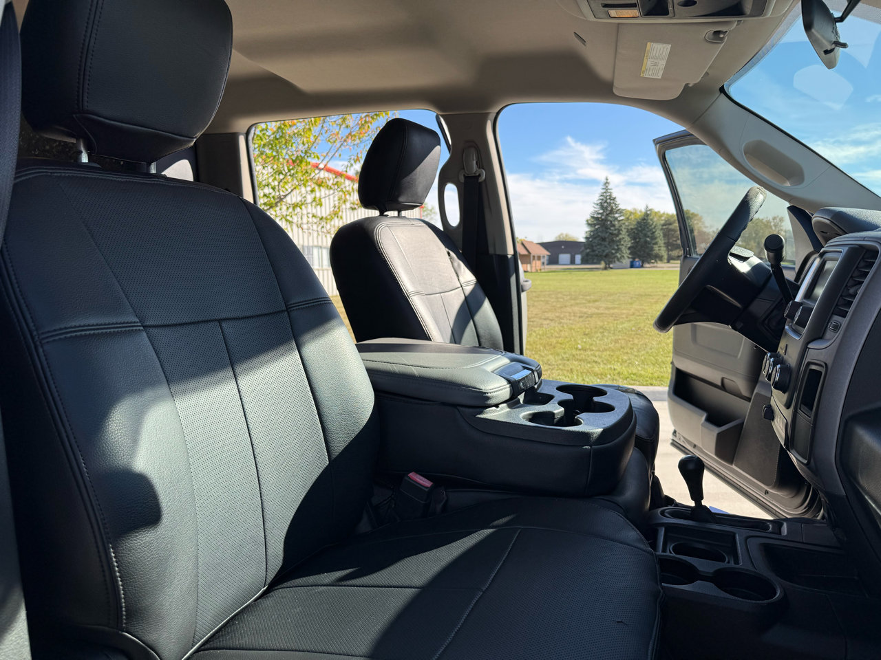 Used 2018 RAM 2500 Tradesman w/ Chrome Appearance Group image 23