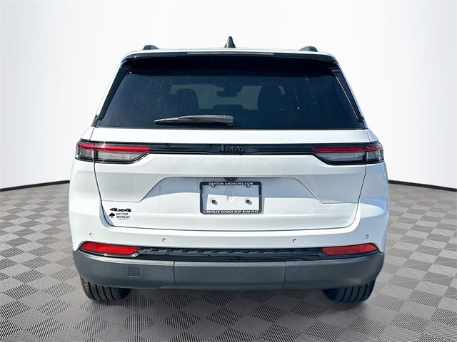 Used 2023 Jeep Grand Cherokee Altitude image 6