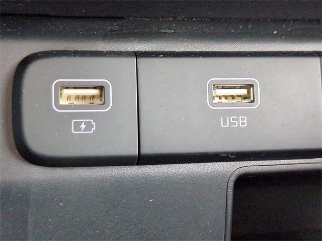 Used 2023 Kia Sorento S image 25