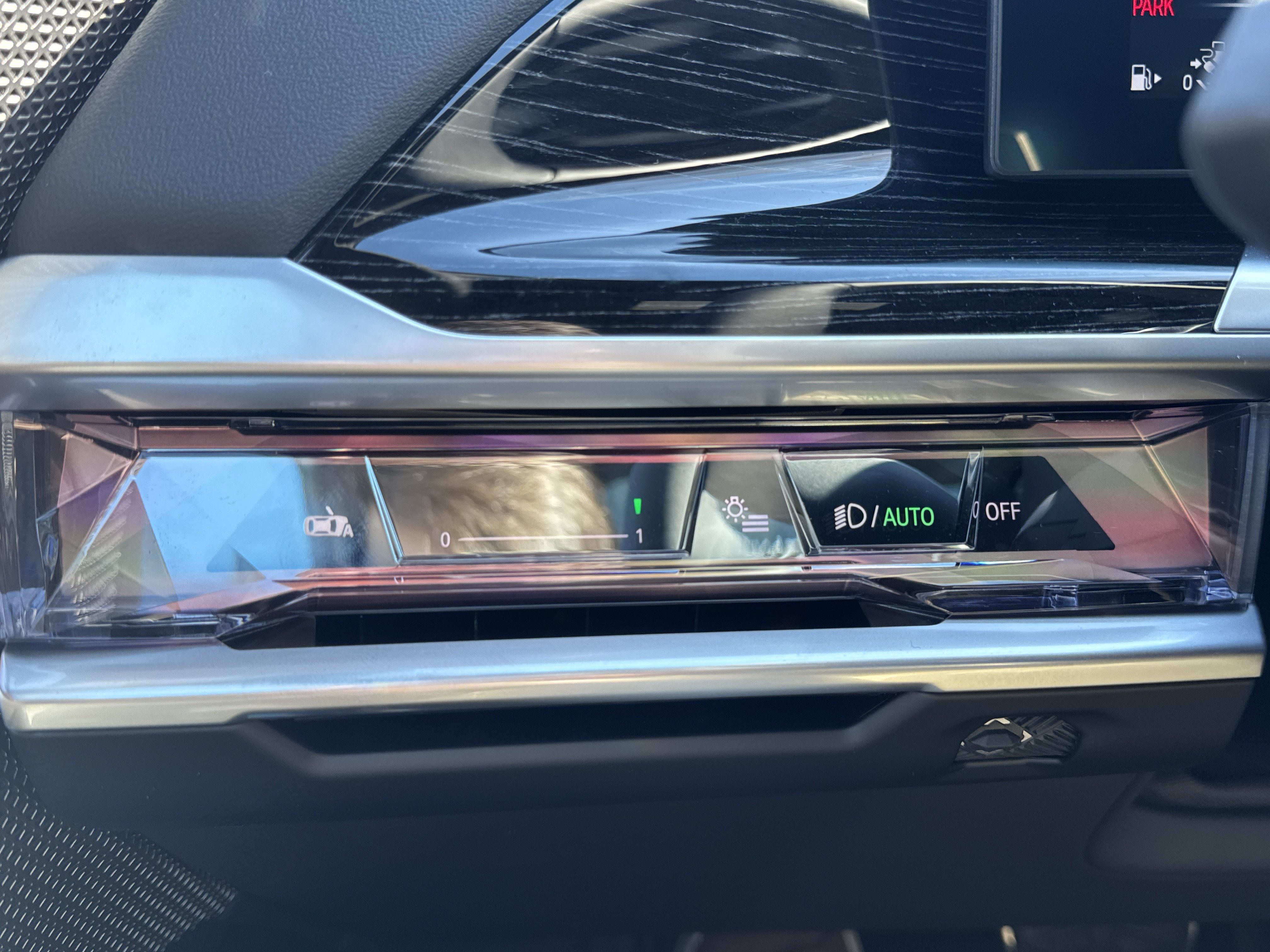 New 2026 BMW 750e xDrive w/ Executive Package AWD/4WD image 19