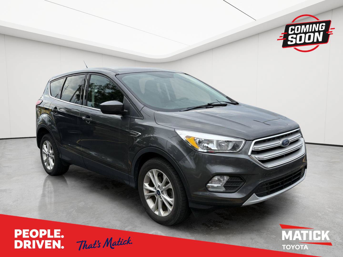 Used 2019 Ford Escape SE FWD image 1