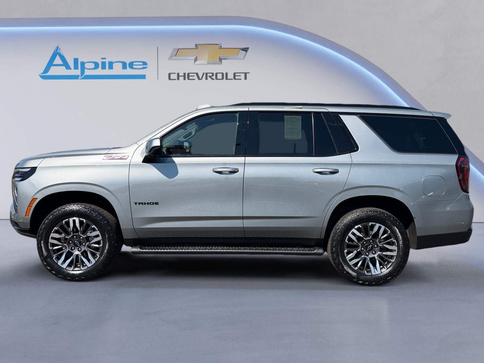Used 2025 Chevrolet Tahoe Z71 AWD/4WD image 2