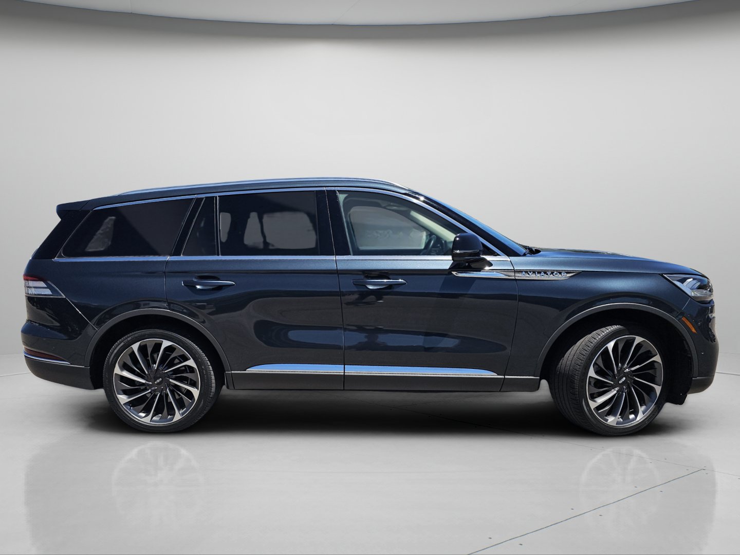 Used 2021 Lincoln Aviator Reserve w/ Equipment Group 201A AWD/4WD image 26