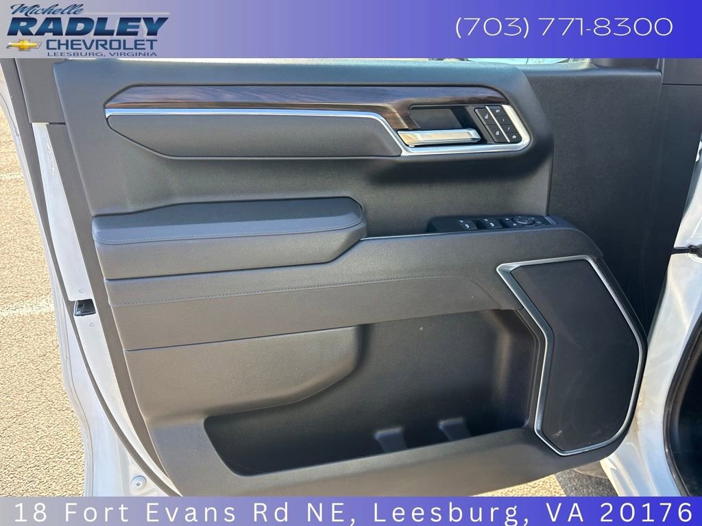 Used 2025 GMC Sierra 1500 SLT image 13