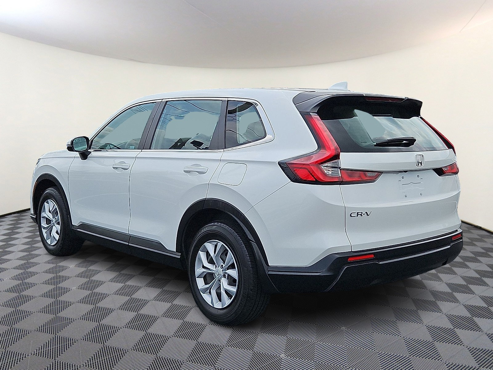 Used 2023 Honda CR-V LX image 4