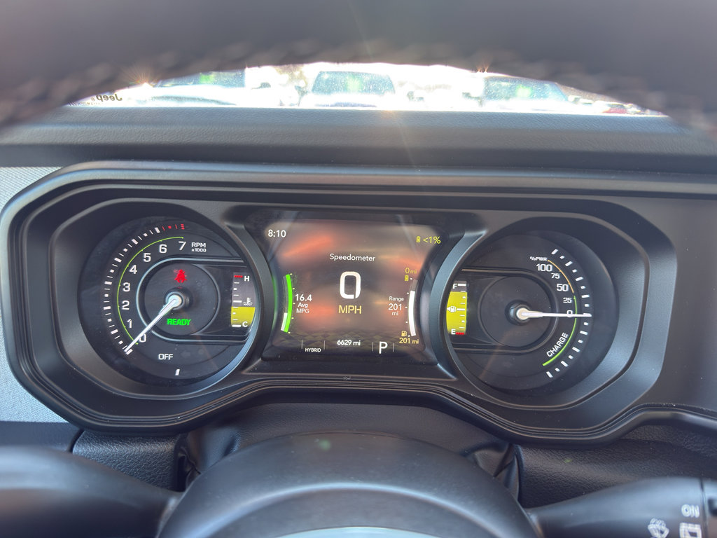 Used 2025 Jeep Wrangler Sahara w/ Safety Group image 17