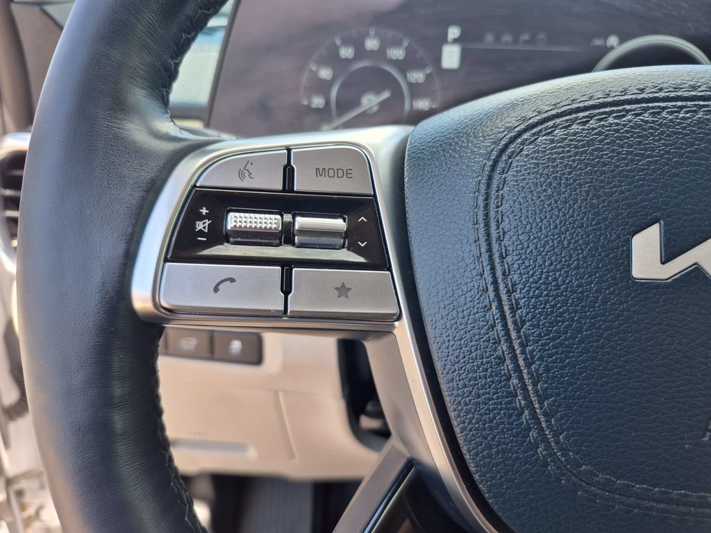 Certified 2025 Kia Telluride SX w/ SX Captain's Chair Package AWD/4WD image 20