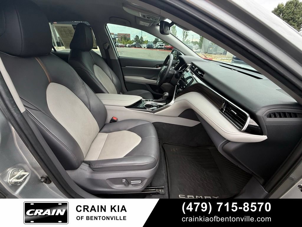 Used 2020 Toyota Camry XLE FWD image 31