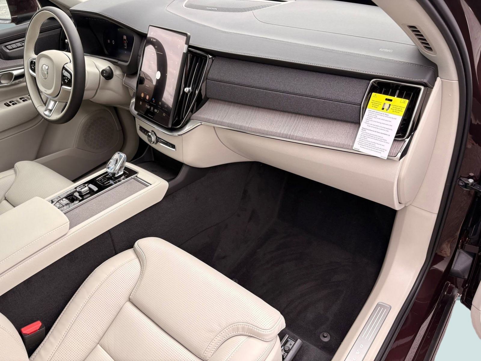 New 2026 Volvo XC90 B6 Ultra w/ Protection Package image 28