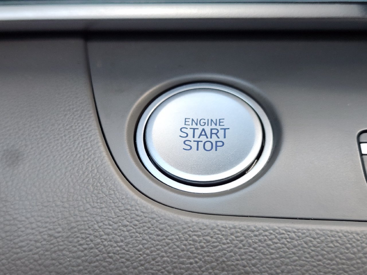 Used 2024 Hyundai Elantra SEL FWD image 19