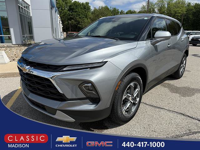 Certified 2025 Chevrolet Blazer LT AWD/4WD image 1