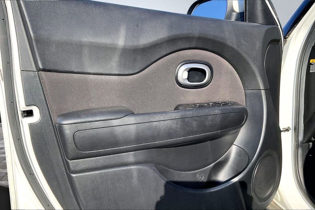 Used 2016 Kia Soul image 21