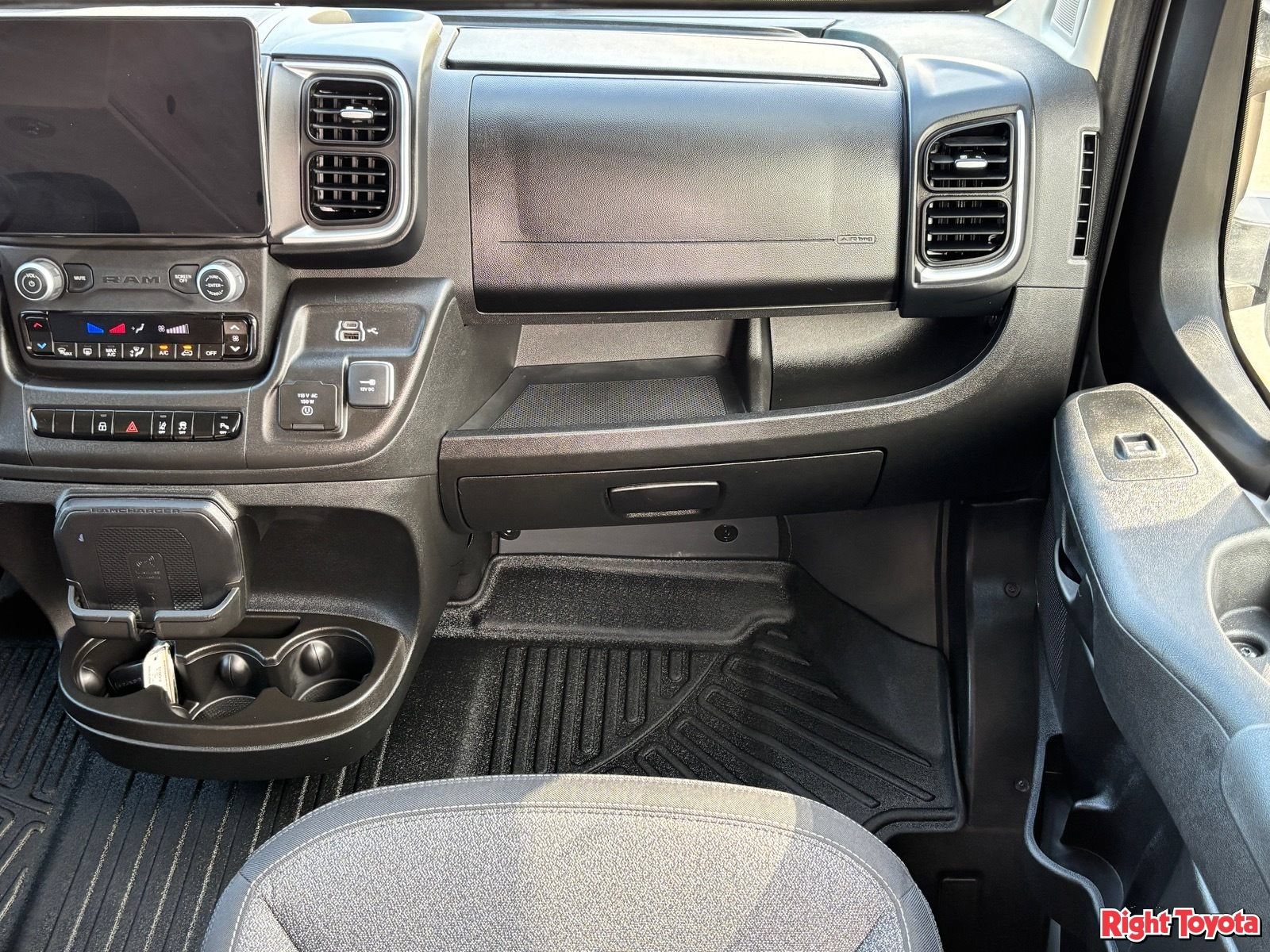 Used 2025 RAM ProMaster 1500 w/ Quick Order Package 22H SLT+ FWD image 22