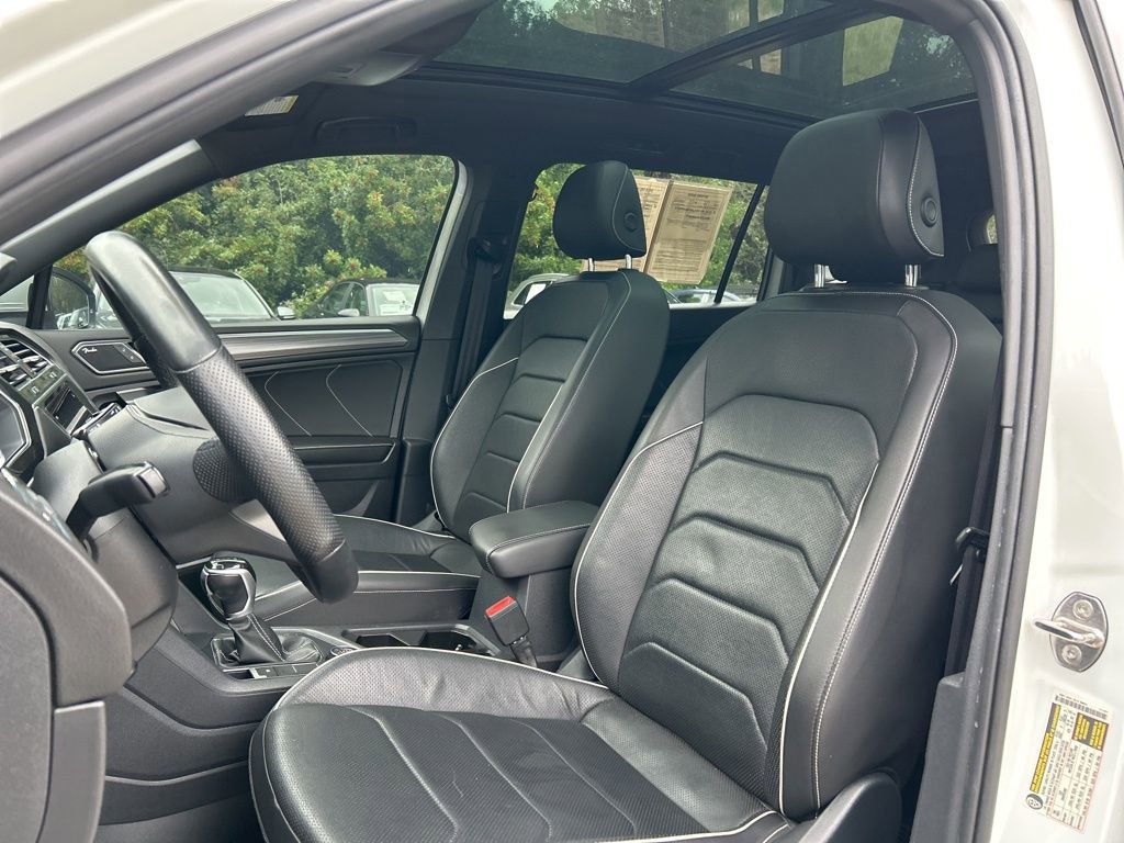 Used 2022 Volkswagen Tiguan SEL R-Line image 21