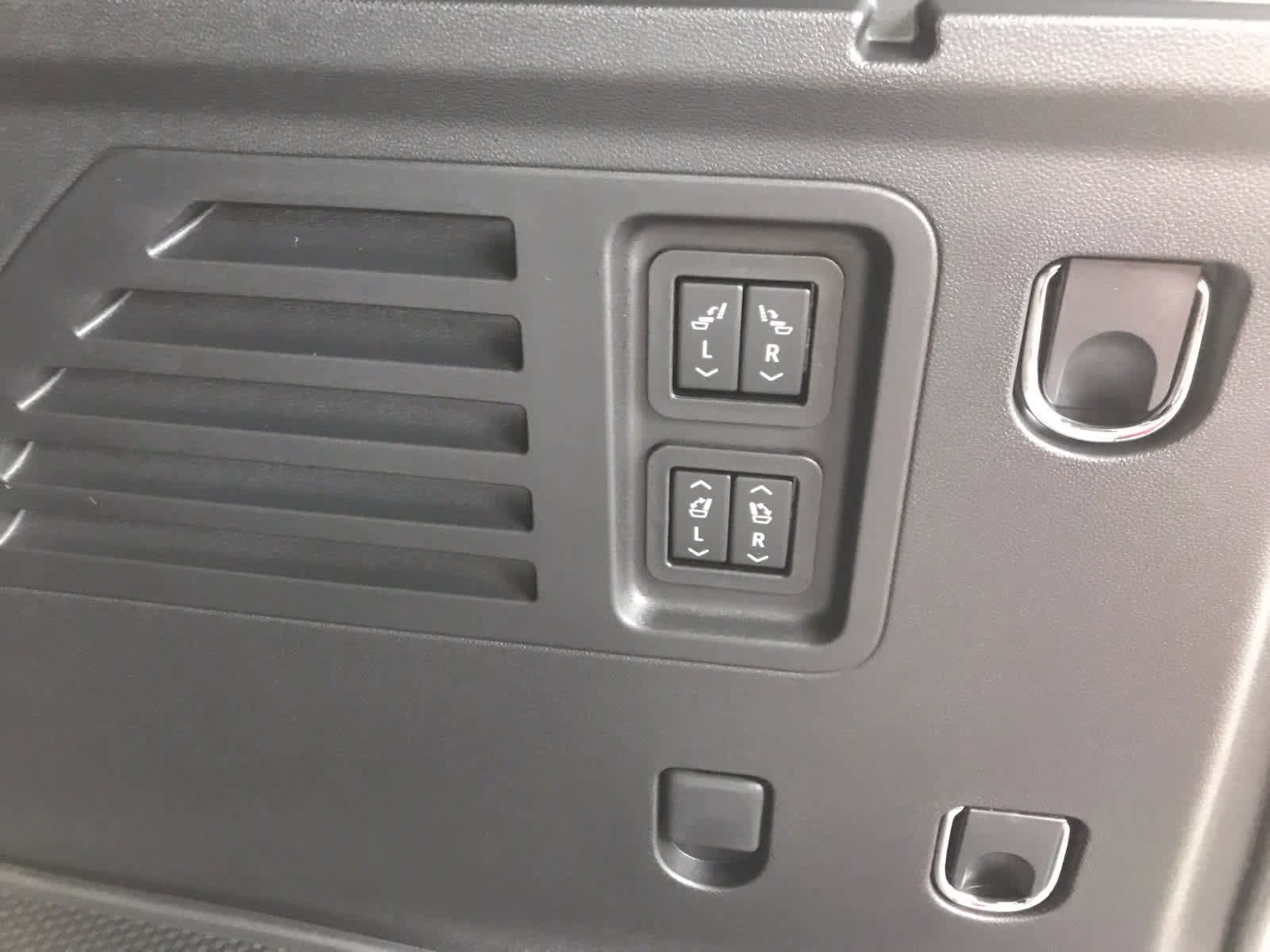 New 2026 Chevrolet Traverse RS w/ LPO, Floor Liner Package image 15