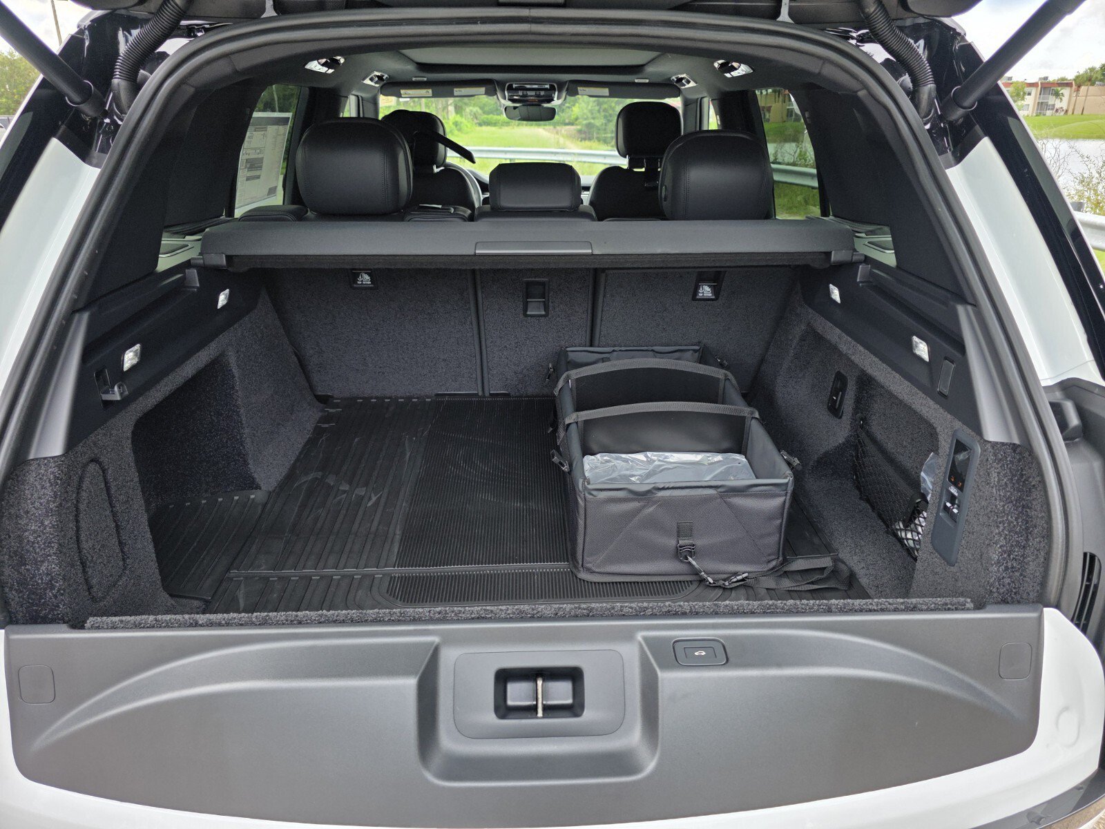 New 2027 Land Rover Range Rover SE AWD/4WD image 15
