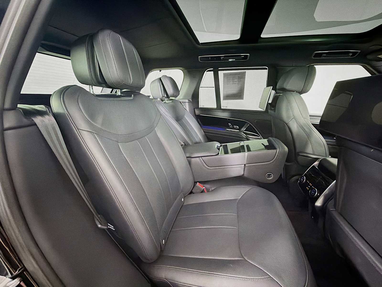 Used 2023 Land Rover Range Rover Autobiography AWD/4WD image 28