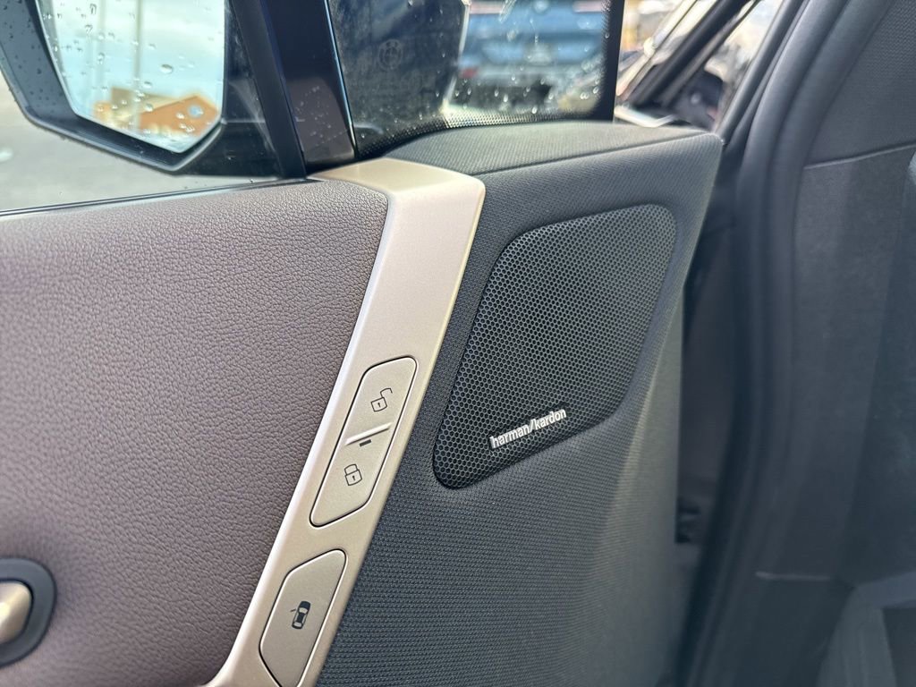 New 2026 BMW iX xDrive45 image 9