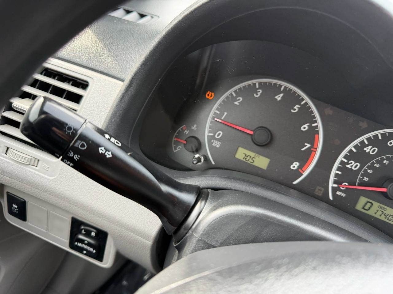 Used 2013 Toyota Corolla LE image 28