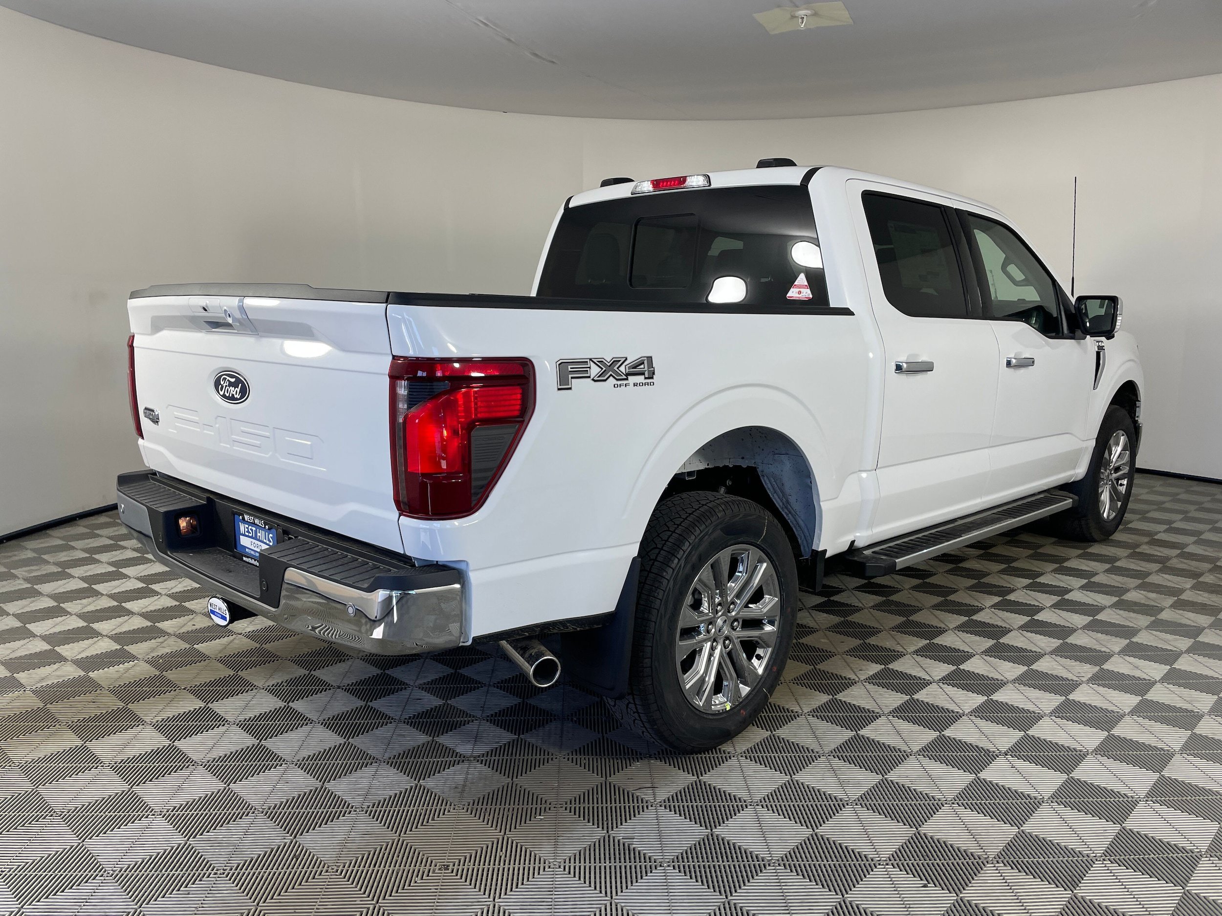 New 2026 Ford F150 XLT w/ Equipment Group 302A MID AWD/4WD image 9