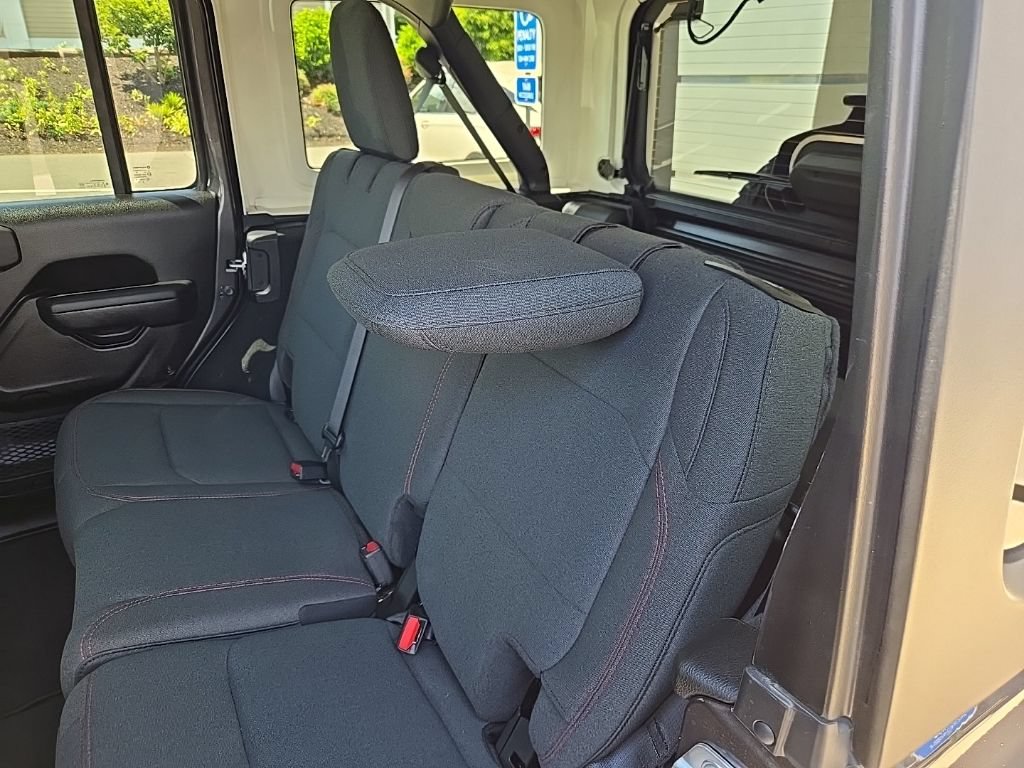 Used 2026 Jeep Wrangler Unlimited Rubicon AWD/4WD image 42