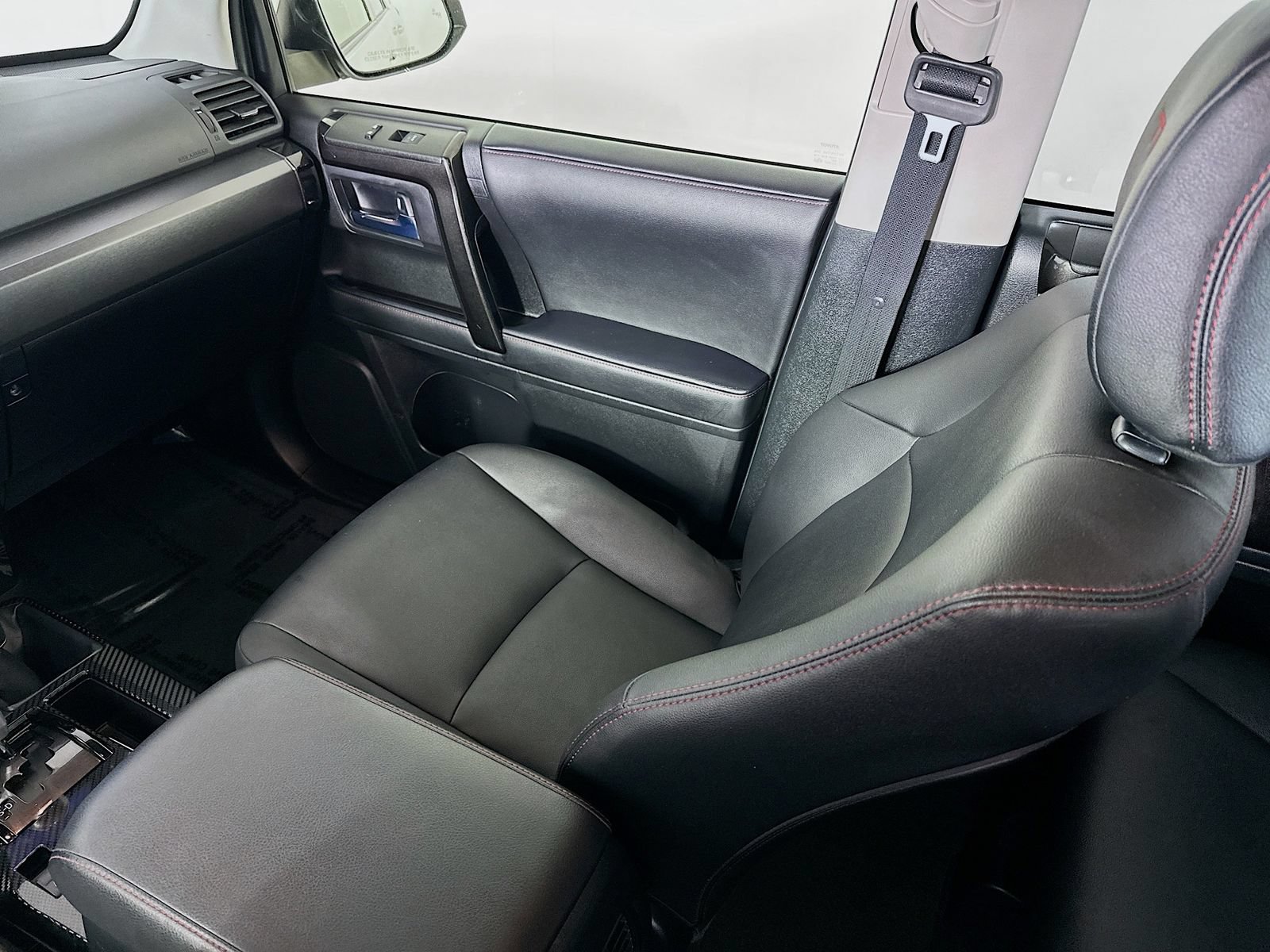 Certified 2024 Toyota 4Runner TRD Off-Road Premium w/ Moonroof Package AWD/4WD image 24