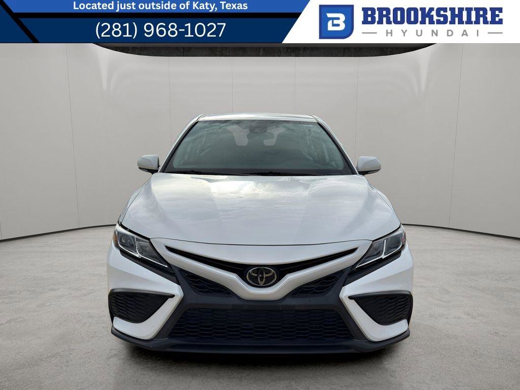 Used 2022 Toyota Camry SE image 1