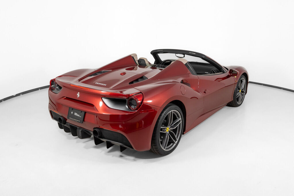 Used 2019 Ferrari 488 Spider RWD image 9