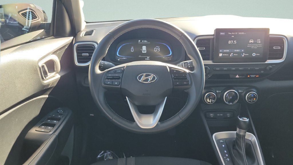 Used 2025 Hyundai Venue SEL FWD image 11