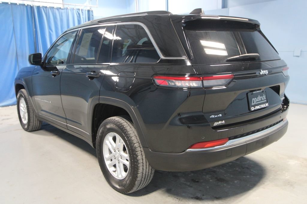 Used 2022 Jeep Grand Cherokee Laredo w/ Luxury Tech Group I image 32